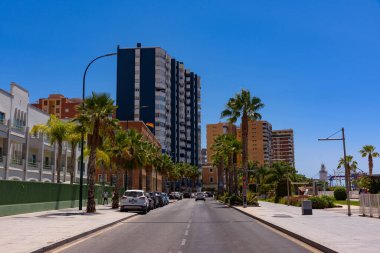 Malaga, İspanya - 02 Ağustos 2024: Orta Kat Apartmanı Mlaga 'da satılık