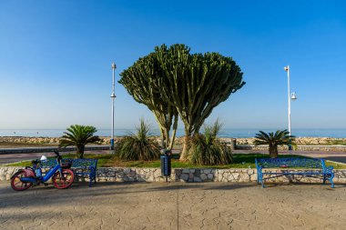 Malaga, İspanya - 06 Ağustos 2024: Malaga, İspanya 'da Plaj 