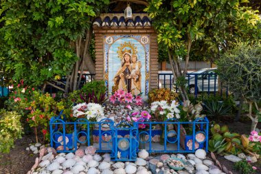 Malaga, İspanya - 06 Ağustos 2024: Kilisenin Katolik mabedi, İspanya 'nın Malaga kentinde, 