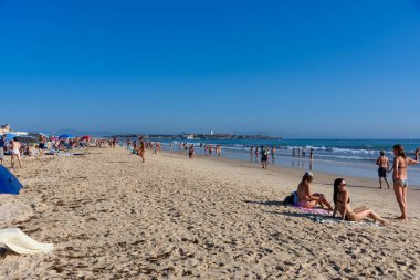 Tarifa, İspanya - 3 Ağustos 2024: Tarifa Sahili İspanya 'nın güneyinde