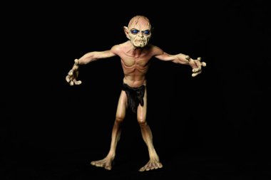 Novi Sad, Sırbistan - 03 Aralık 2025: Yüzüklerin Efendisinin Oyuncağı. Yüzüklerin Oyuncak Efendisi Gollum Eylem Figürü. 