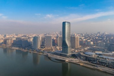Belgrad, Sırbistan - 20 Aralık 2025: Sava Nehri 'ndeki Belgrad Rıhtım Binaları' na bakın. Belgrad Rıhtımı, konutları ve Belgrad 'daki lüks iş alanları