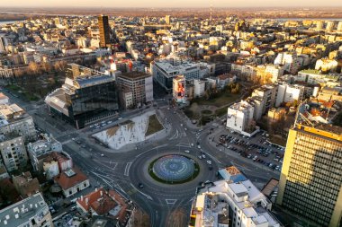 Belgrad, Sırbistan - 01 Ocak 2026: Slavija Meydanı ve kentin dar merkezi İHA ile fotoğraflandı