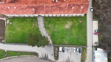 Fruska Gora, Sırbistan - 28 Aralık 2025: Rakovac Manastırı (Sırpça: Manastır Rakovac), Sırbistan 'ın kuzeyindeki Voyvodina ilindeki Fruska Gora Dağı' nda bir Sırp Ortodoks manastırı..