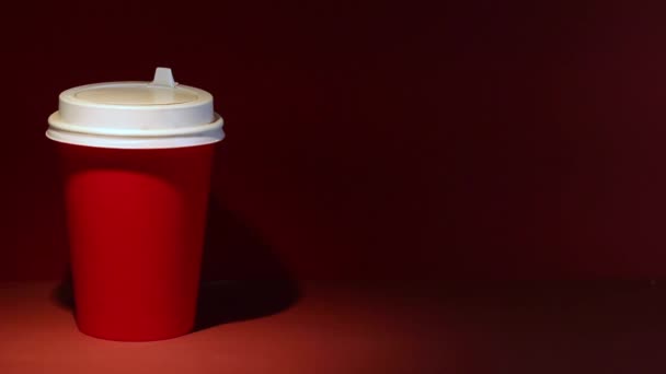 Mujer Joven Tomar Taza Café Rojo Para Sobre Fondo Rojo — Vídeo de stock