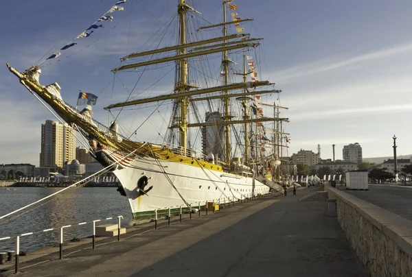 Sailboat at the dock — Stock Photo, Image