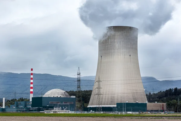 原子力発電所冷却塔 — ストック写真