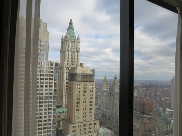 Woolworth Building and New York Architecture viewed from Millenium Hilton Hotel — Stock Photo, Image