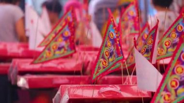 (2020 09 02 Tayvan, Yeni Taipei Şehri) Çin geleneksel dini gelenekleri, Çin Hayalet Festivali, hayaletler ve tanrılara adaklar
