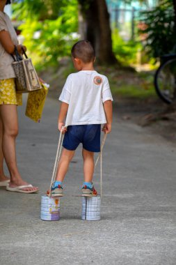 Toplum aktiviteleri, tekrar birlikte hayatın tadını çıkarmak, ayaklıklarda yürümek