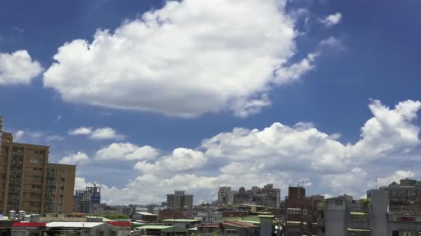 時間の経過写真移動雲 台風前の豊かな雲 — ストック動画