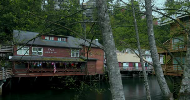 Městě Ketchikan Aljaška Protéká Zelená Jasná Bystřin Ulicí Xiaoxi Street — Stock video