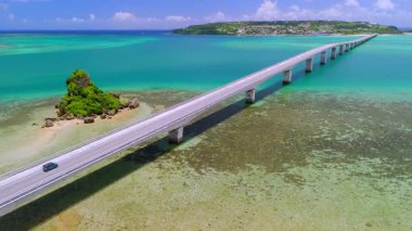 Kouri Köprüsü, Okinawa, deniz manzarası, mavi gökyüzü, seyahat, Japonya