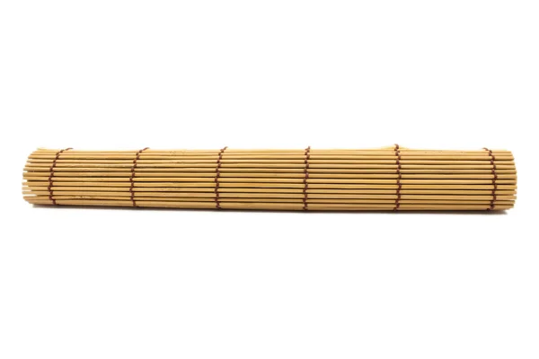 Toczenia Materiał bambusowy rolki Sushi mat ekspres na białym tle biały ba — Zdjęcie stockowe
