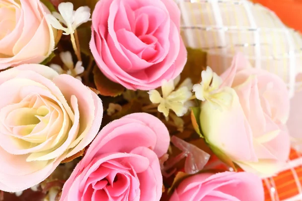 Künstliche Blumen dekorativen Hintergrund — Stockfoto