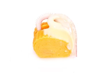 Beyaz arka plan üzerinde izole tako suşi ile Japon tamago