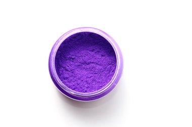 Beyaz arka plan üzerinde izole mor Mika renkli pigmentler