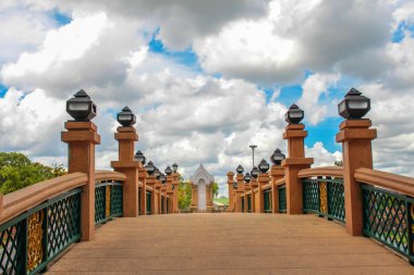 Nakhon Si Thammarat şehirde Nehri üzerinde köprü.