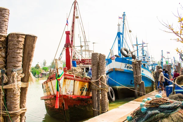 Tailândia - 21 de janeiro: mercado de peixe na aldeia de pescadores, Nakhon Si — Fotografia de Stock