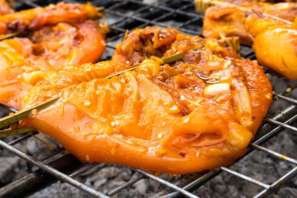 Grilled chicken on flame, thai food — Stock Photo, Image