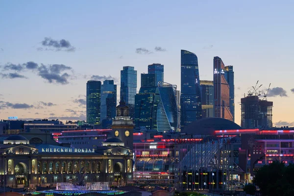 Moskau Mai 2021 Abendliche Stadtlandschaft Mit Blick Auf Den Kiewer — Stockfoto