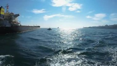 Türkiye 'nin Boğaz kentinde boş bir tanker