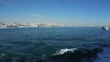 İstanbul 'un Avrupa tarafındaki feribottan görüntü - Geniş, 4K