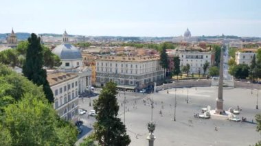 Roma 'daki Piazza del Popolo' nun üst manzarası - 4K, Wide, Pan