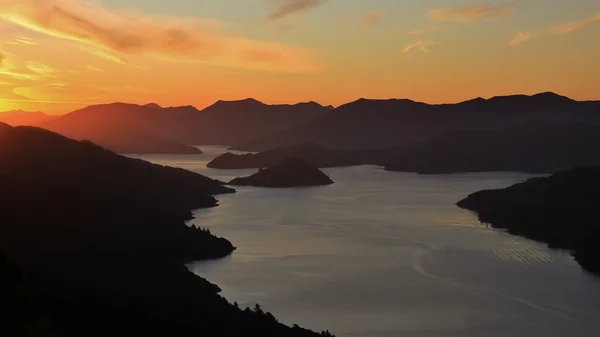 Marlborough sesler gün batımında Stok Fotoğraf