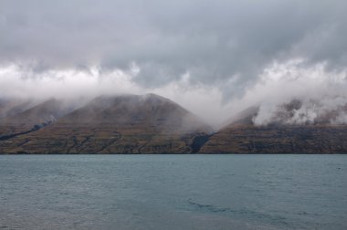 Moody gökyüzü göl Ohau