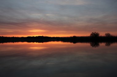 Göl Pfaeffikon gün batımında