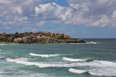 Bondi Plajı'nda sörf
