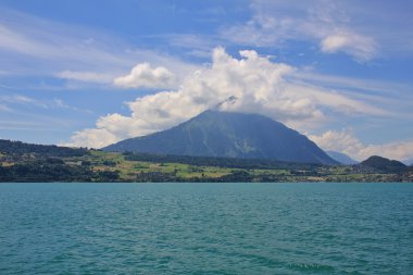 Turkuaz Gölü Thunersee ve Mt Niesen
