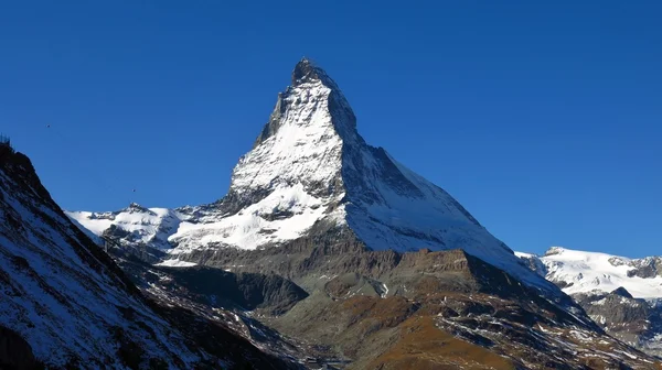 Kuuluisa vuori Matterhorn — kuvapankkivalokuva