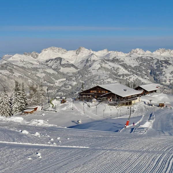 Winterdag in Gstaad — Stockfoto