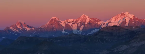 Eiger, Monch e Jungfrau ao pôr-do-sol — Fotografia de Stock