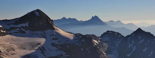 Tete Ronde y Dents du Midi, altas montañas —  Fotos de Stock