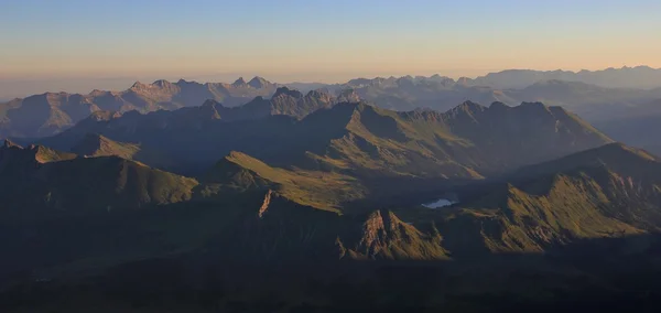 De manhã cedo nos Alpes Suíços — Fotografia de Stock