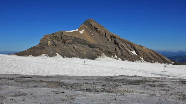 MT Oldenhorn v létě a ledovec Diablerets — Stock fotografie