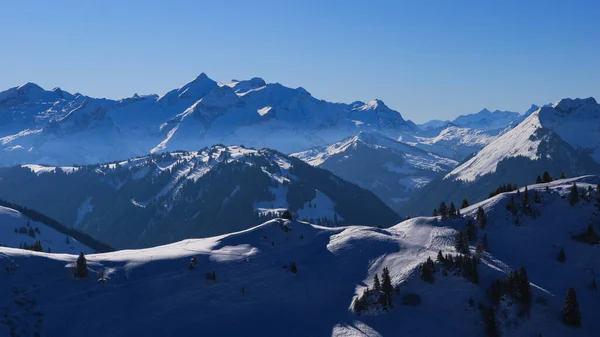 Vista Deslumbrante Estação Cume Saanersloch Alpes Suíços — Fotografia de Stock