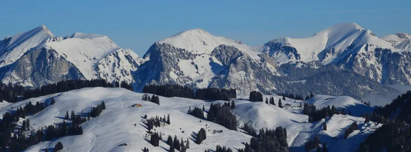 雪に覆われた山Schafbergとカイザーエッグ — ストック写真