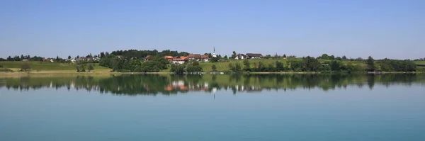 Idylliczny Krajobraz Wiejski Odzwierciedlający Jezioro Pfaffikon Pfaeffikon Stara Wioska Seegraben — Zdjęcie stockowe