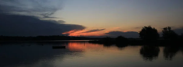 Hermosa Noche Verano Tranquila Orilla Del Lago Pfaeffikon — Foto de Stock