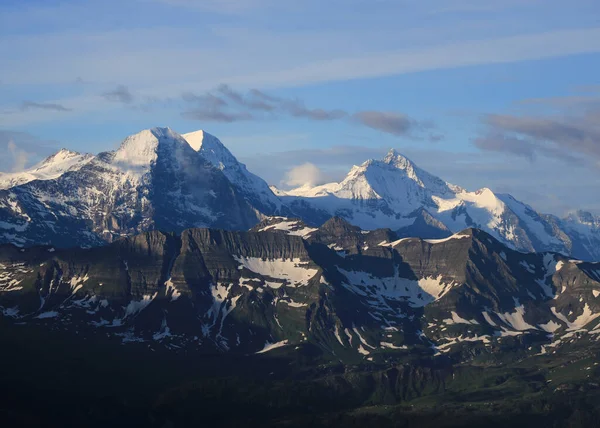 著名的山脉有Eiger Monch和Jungfrau 从Brienzer Rothorn山眺望 Eiger North Face — 图库照片