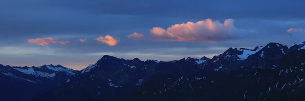 Sunrise Scene Bernese Oberland Bright Lit Cloud Dark Mountains — Photo