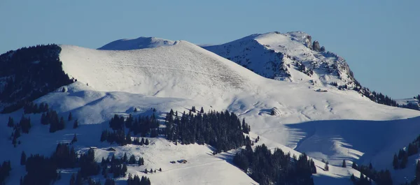 Die Berge Gandhore Und Spillgte Winter Winterlandschaft Bei Zweisimmen — Stockfoto