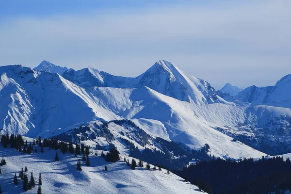 Schneebedeckte Gebirgsketten Vom Skigebiet Horneggli Aus Gesehen — Stockfoto