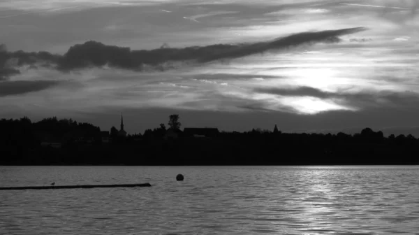 Akşam olay yerinde göl Pfaeffikon — Stok fotoğraf