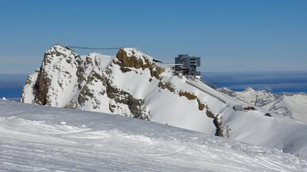 Station Summit sur le Scex et nouveau pont suspendu — Photo