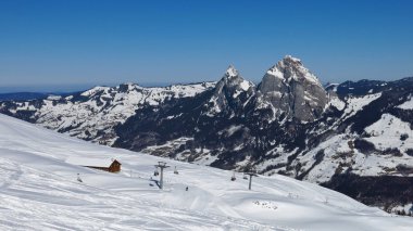 Mythen ve Kayak alanı Stoos